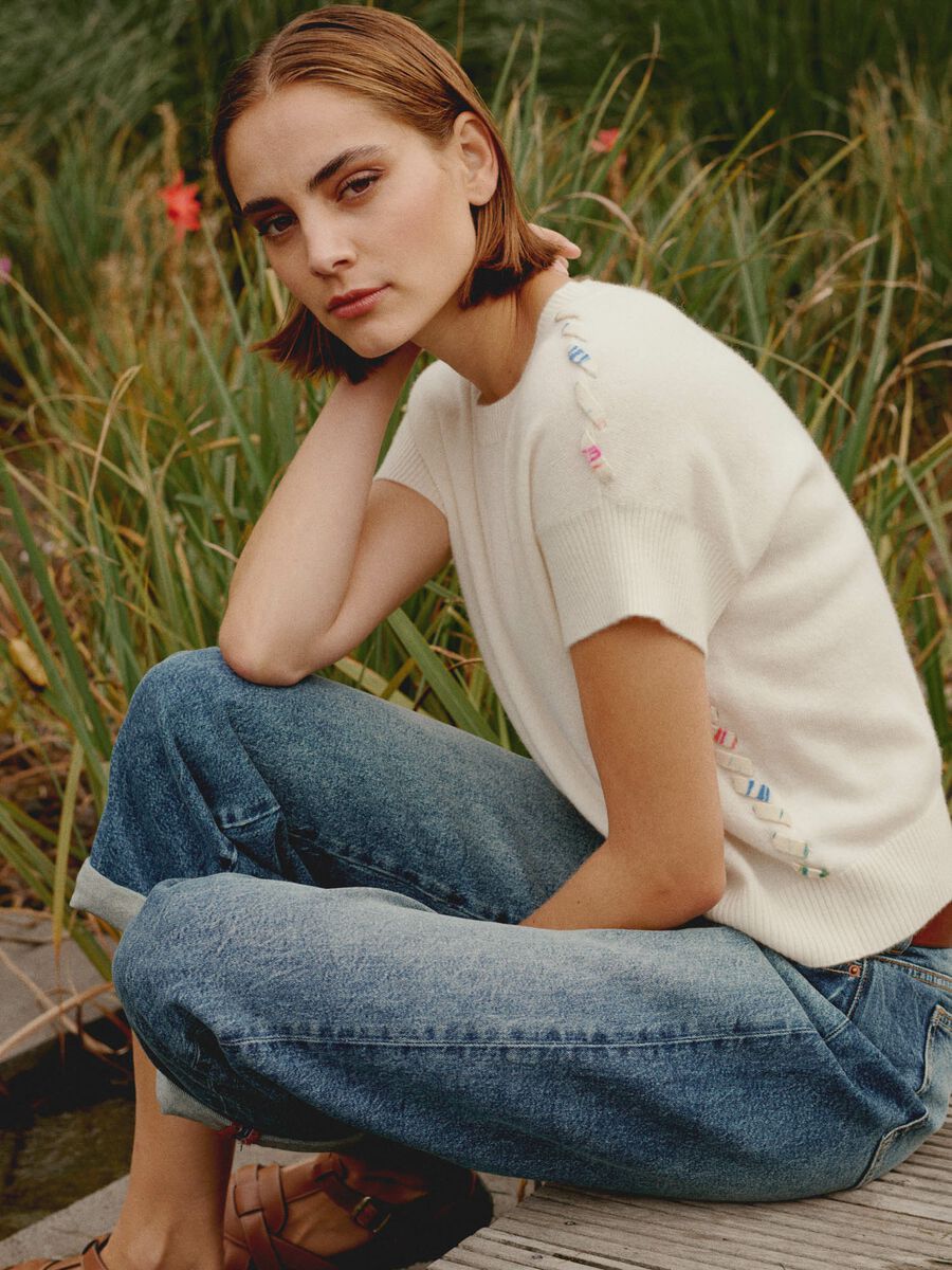 Short sleeve cashmere sweater with printed braided detail image number 0