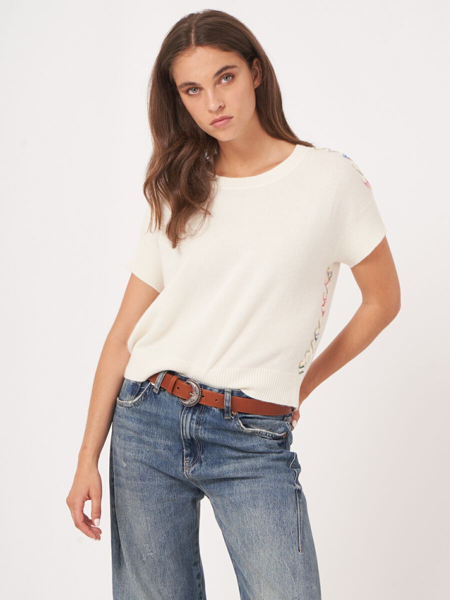 Pull en cachemire à manches courtes avec détail tressé imprimé image number 6