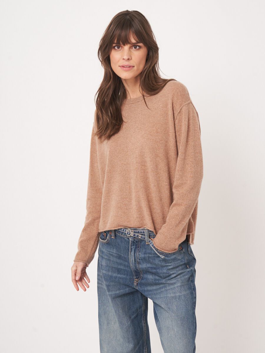 Pull droit en cachemire biologique à col rond image number 1