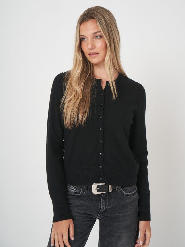 Cropped kasjmier vest met parelknopen | duurzaam & elegant image number 3