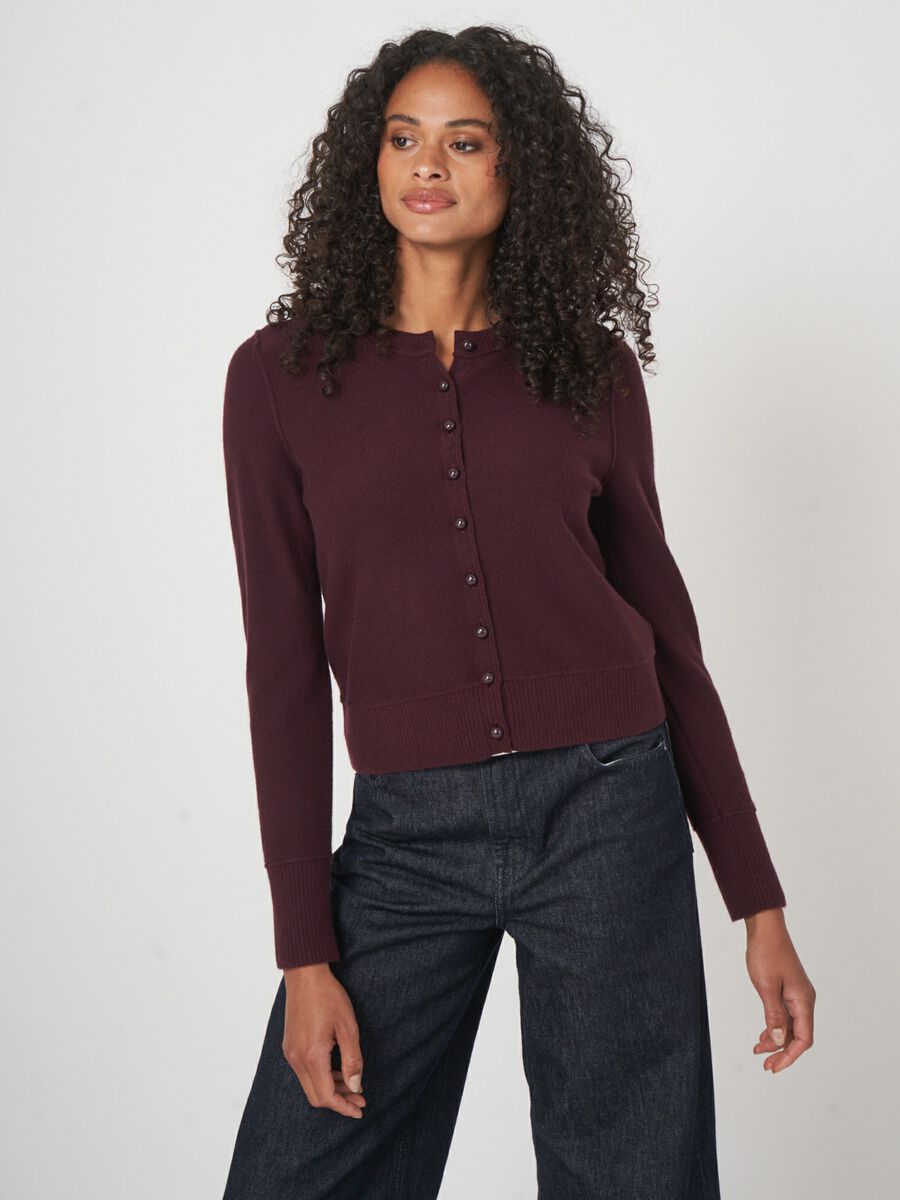 Cropped kasjmier vest met parelknopen | duurzaam & elegant image number 1