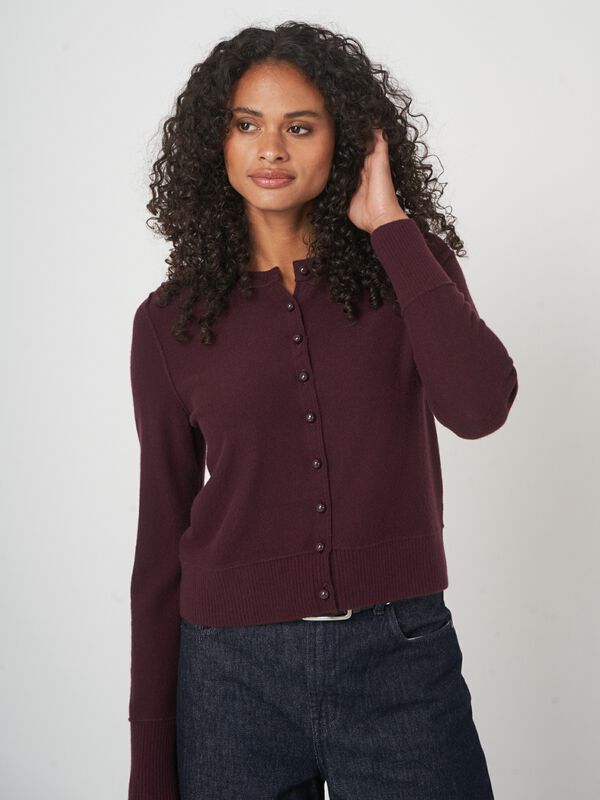 Gilet court boutons nacre en cachemire image number 3