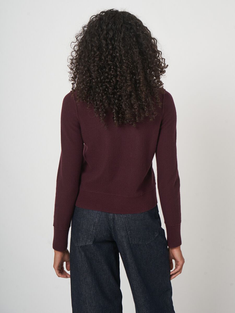 Cropped kasjmier vest met parelknopen | duurzaam & elegant image number 6