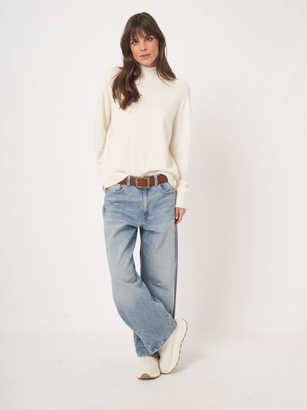 Nahtloser Kaschmirpullover mit Stehkragen image number 3