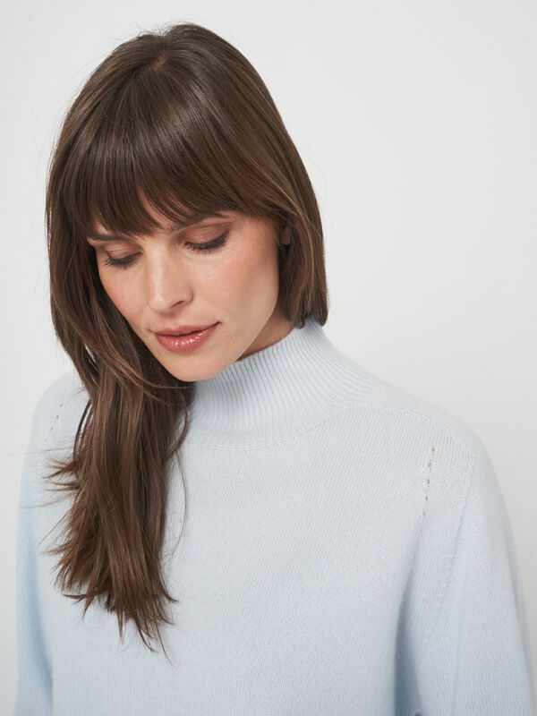 Nahtloser Kaschmirpullover mit Stehkragen image number 1