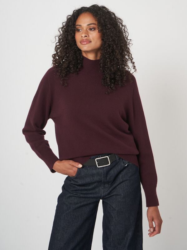 Seamless sweater with stand-up collar image number 0