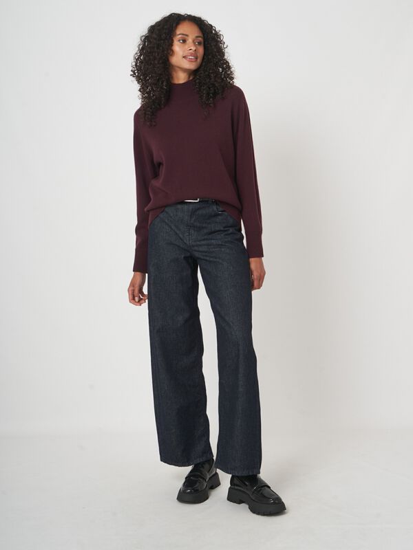 Seamless sweater with stand-up collar image number 5