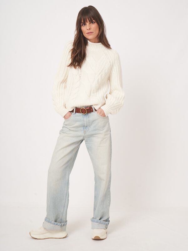 Kaschmirpullover mit Zopfmuster und Stehkragen image number 3