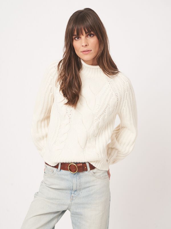 Kaschmirpullover mit Zopfmuster und Stehkragen image number 7