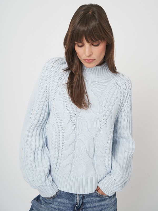 Kaschmirpullover mit Zopfmuster und Stehkragen image number 0