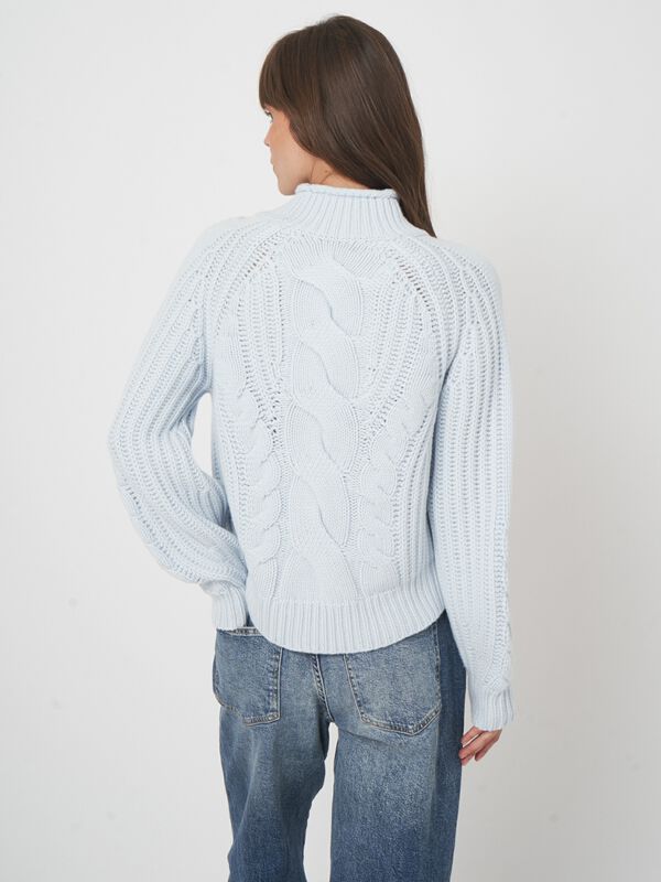 Kaschmirpullover mit Zopfmuster und Stehkragen image number 3