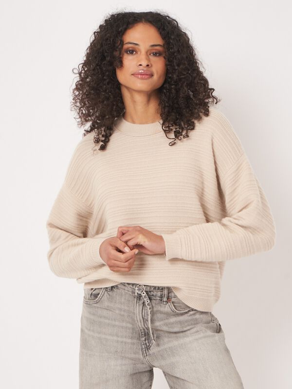 Kastig geschnittener Rippstrick-Kaschmirpullover image number 5