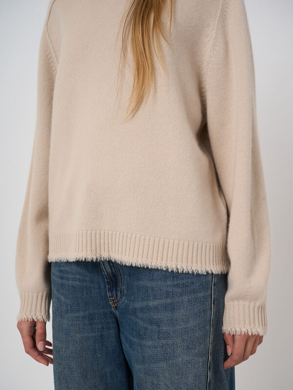 Oversized-Kaschmirpullover mit Fransen image number 2