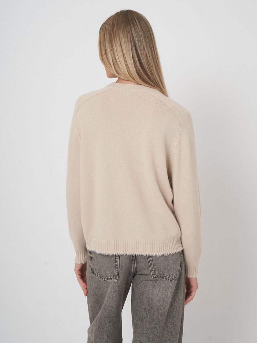 Bio-Kaschmir-Pullover mit Rundhalsausschnitt image number 3