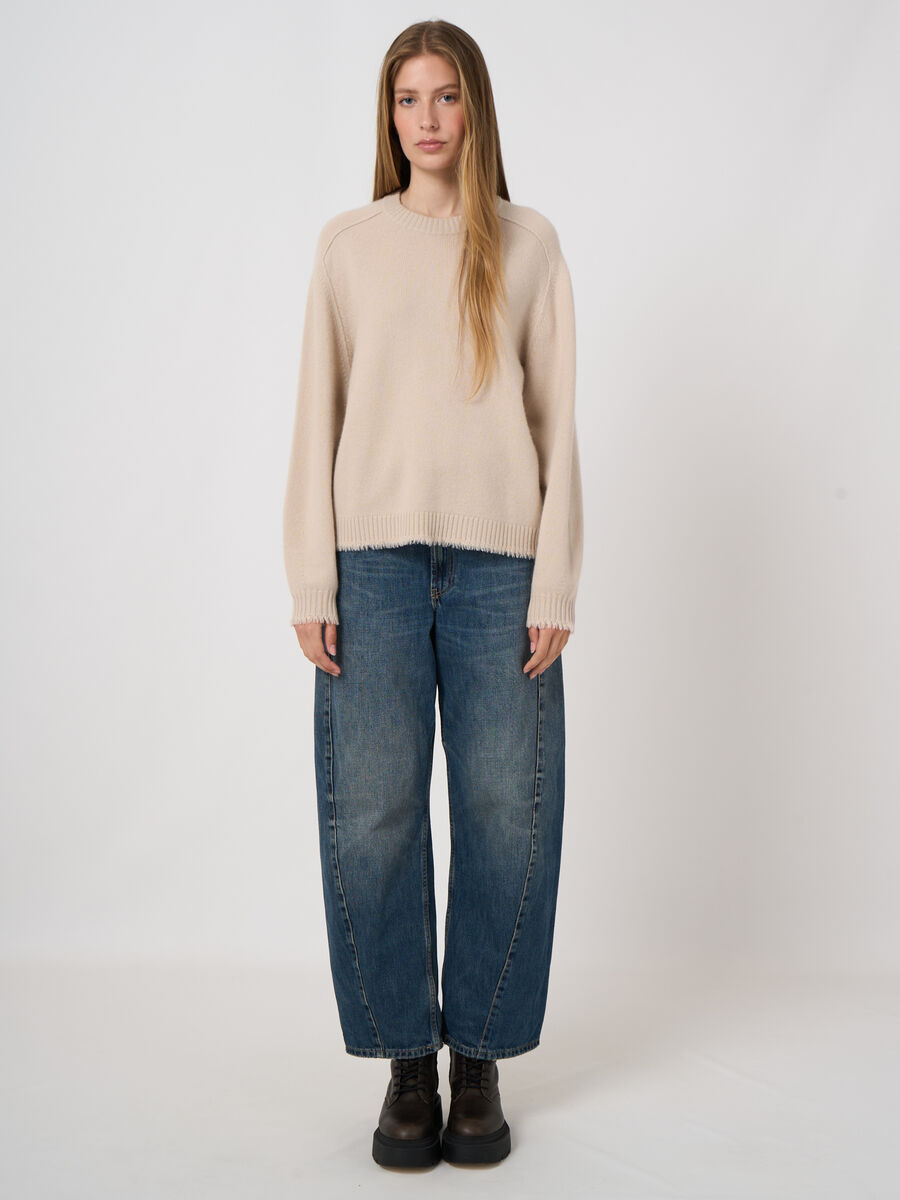 Oversized-Kaschmirpullover mit Fransen image number 2