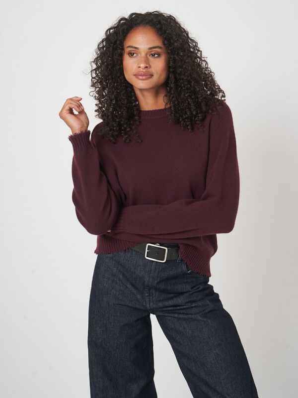 Relaxed fit organic cashmere round neck sweater image number 1