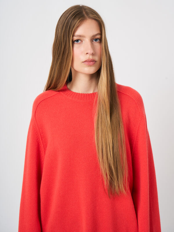 Oversized-Kaschmirpullover mit Fransen image number 2