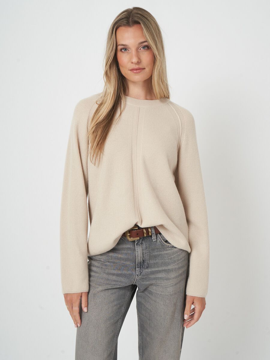 Relaxed fitt ribbed knitted sweater image number 0