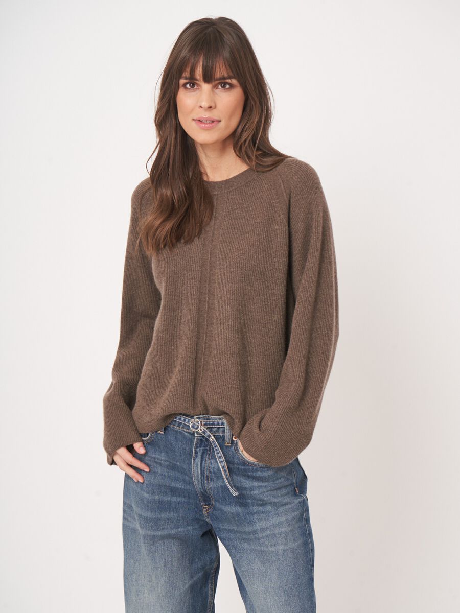 Lockerer Kaschmirpullover mit feiner Rippstruktur image number 1