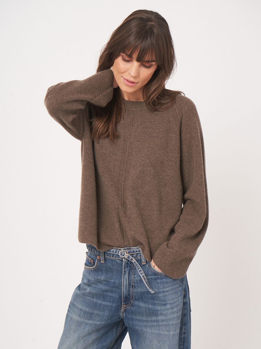 Lockerer Kaschmirpullover mit feiner Rippstruktur image number 5