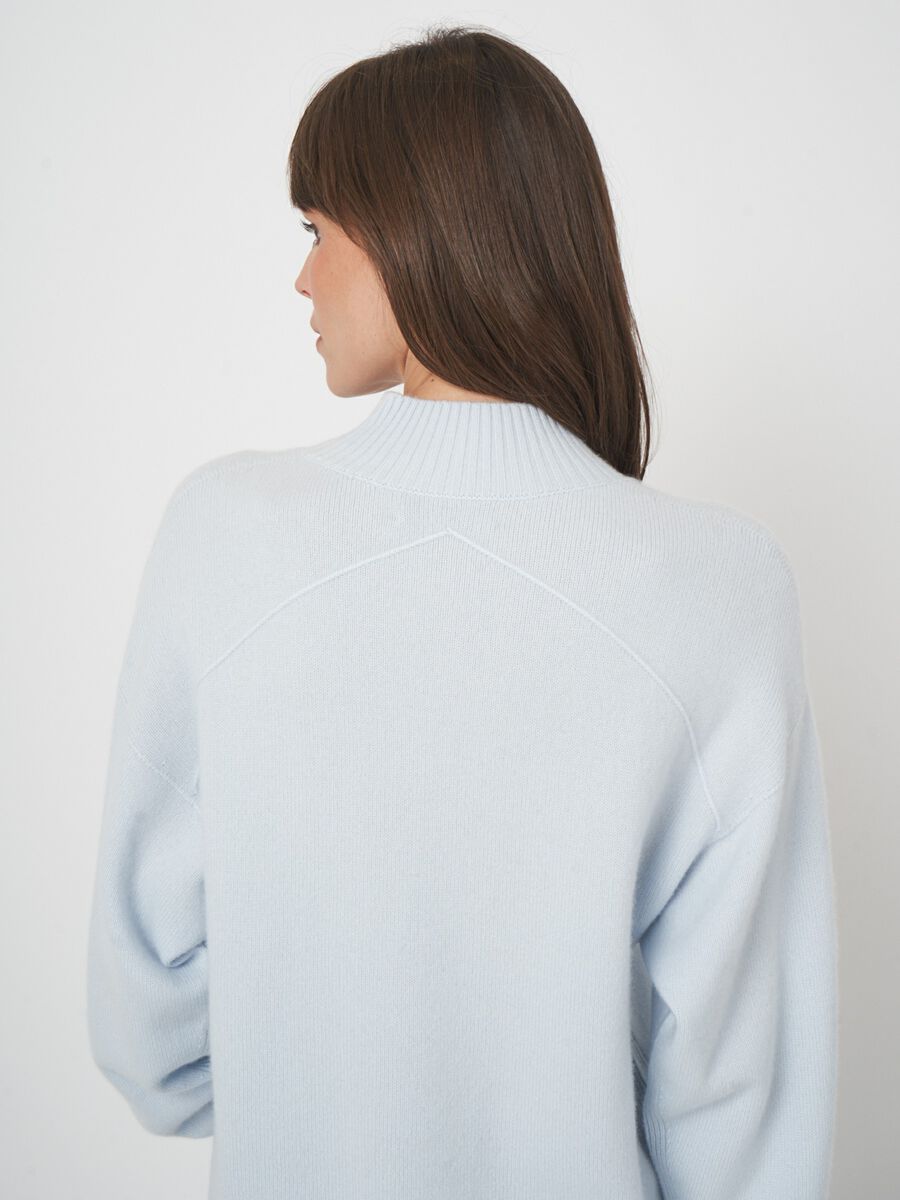 Kasjmier trui met opstaande kraag - boxy fit & naadloos image number 2