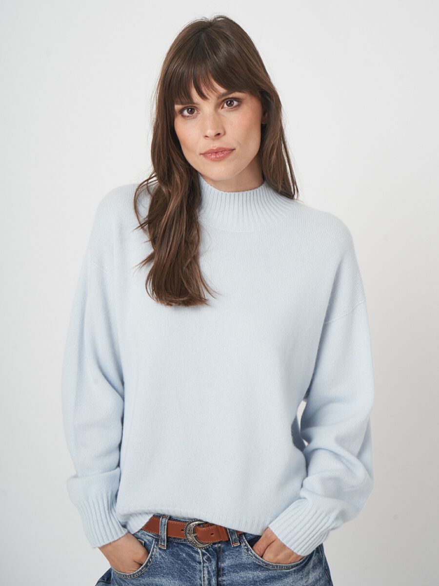 Kasjmier trui met opstaande kraag - boxy fit & naadloos image number 4