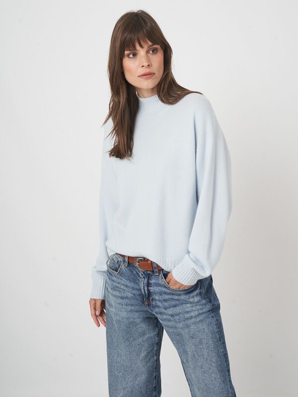 Nahtloser Kaschmirpullover mit Stehkragen im Boxy Fit image number 5