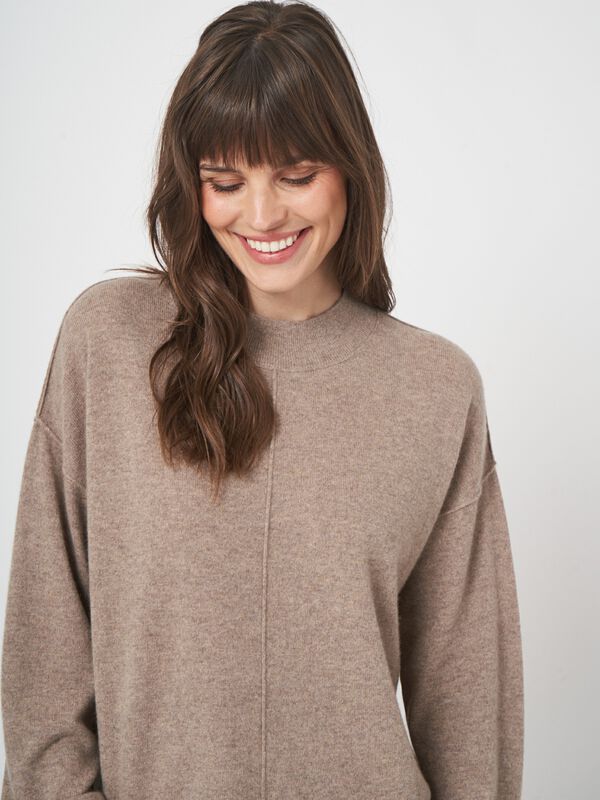 Oversized-Kaschmirpullover mit Stehkragen image number 2