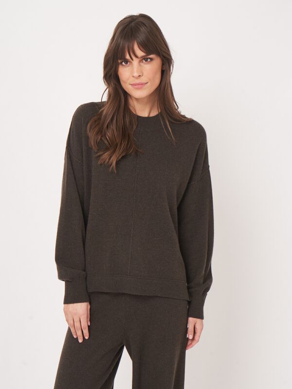 Oversized-Kaschmirpullover mit Stehkragen image number 1