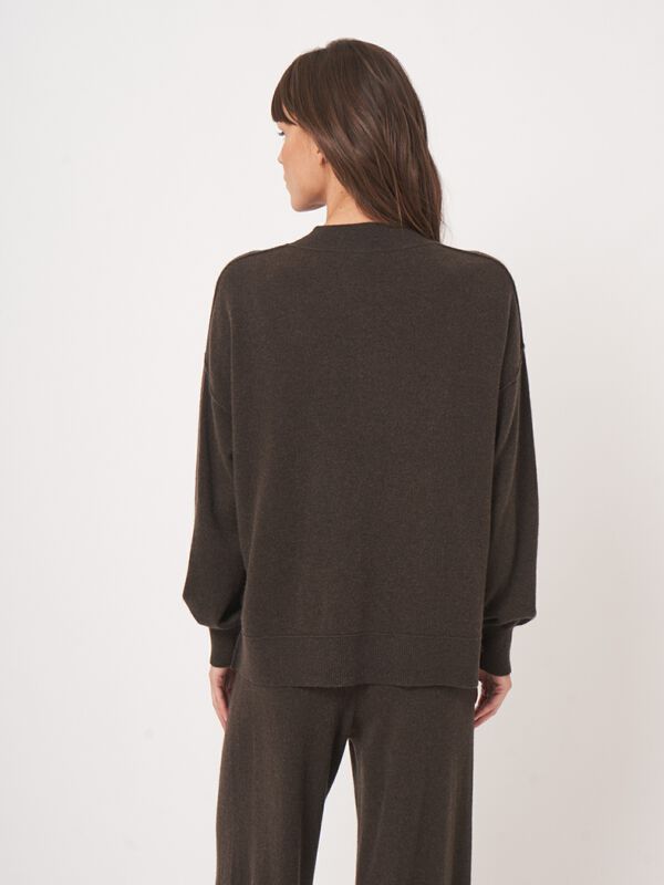 Oversized-Kaschmirpullover mit Stehkragen image number 6