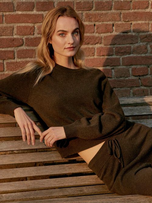 Lichtgewicht cropped kasjmier trui met ronde hals