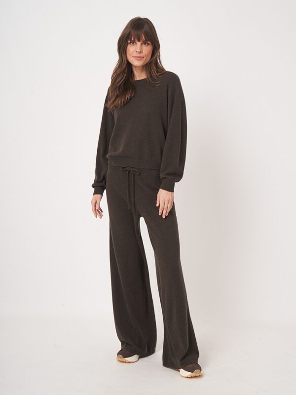 Lichtgewicht cropped kasjmier trui met ronde hals image number 6