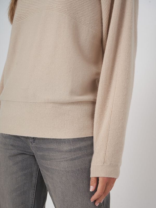 Großzügiger Bio-Kaschmir-Rollkragenpullover image number 2