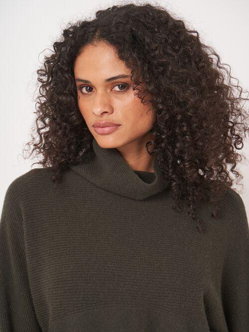 Ruimvallende coltrui van biologische kasjmier