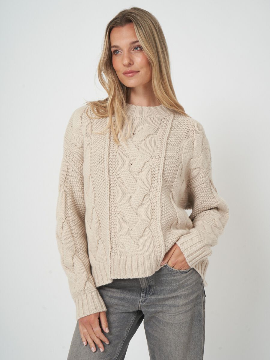 Pull chunky en cachemire  – coupe cropped & torsades image number 1