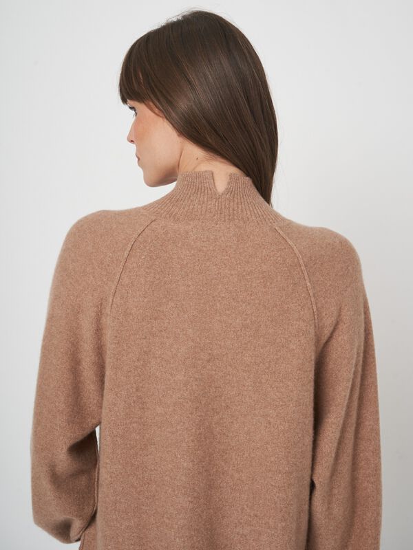 Gewalkter Kaschmirpullover mit Stehkragen image number 2