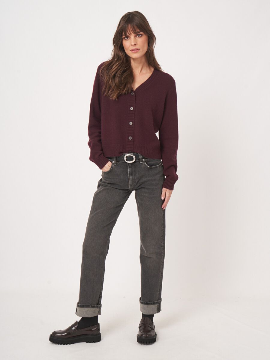 V-hals cardigan van biologische kasjmier - tijdloze stijl image number 3