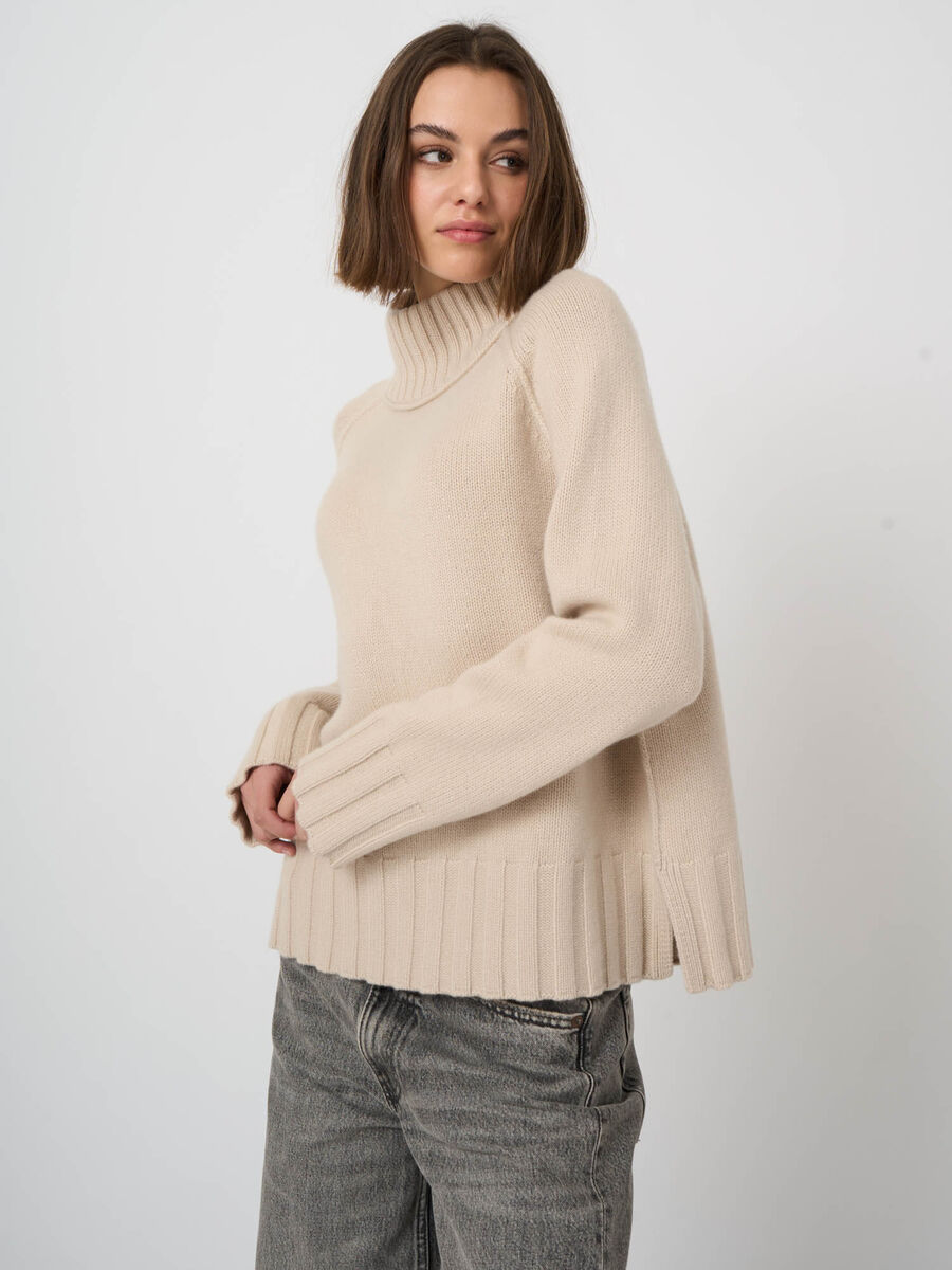 Chunky Organic Cashmere Stand-Collar Sweater image number 2