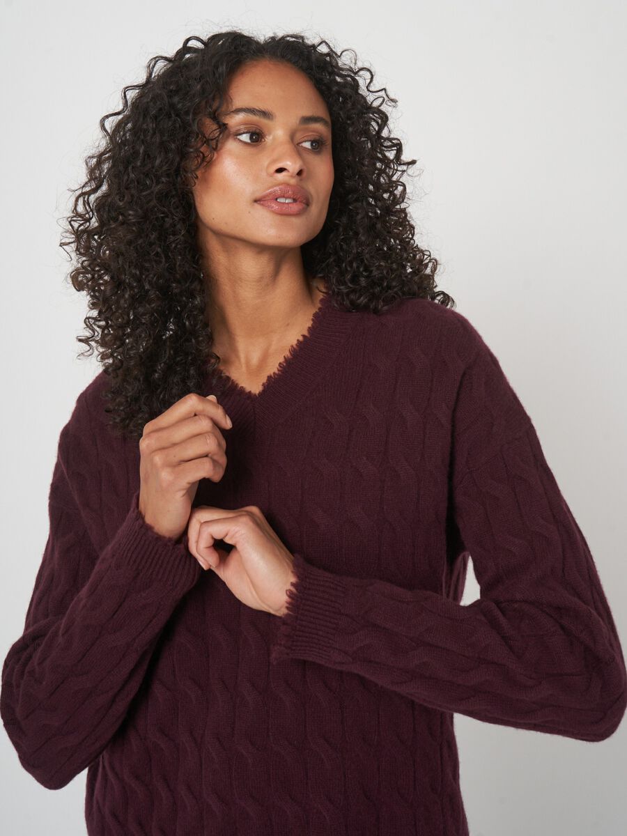Organic cashmere sweater with subtle fringes image number 0