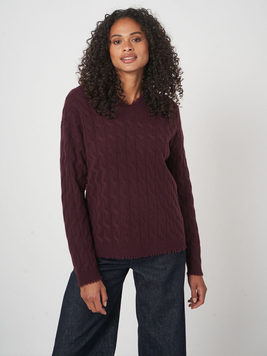 Organic cashmere sweater with subtle fringes image number 2