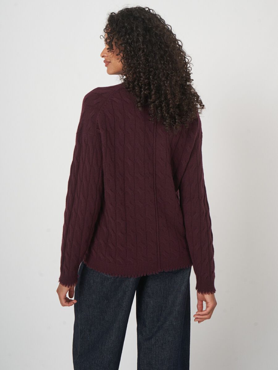 Organic cashmere sweater with subtle fringes image number 5