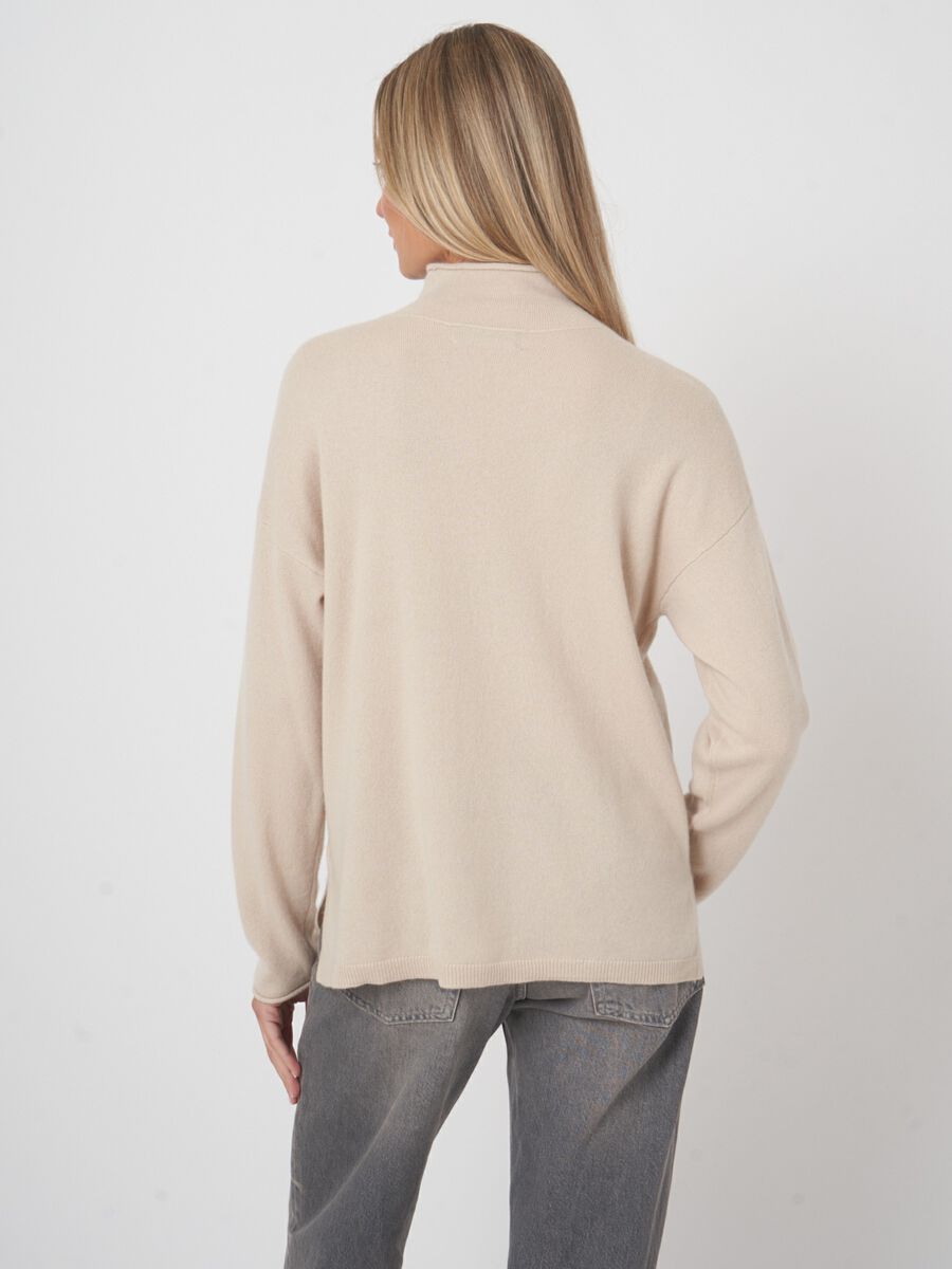 Organische kasjmier pullover met opstaande kraag image number 3