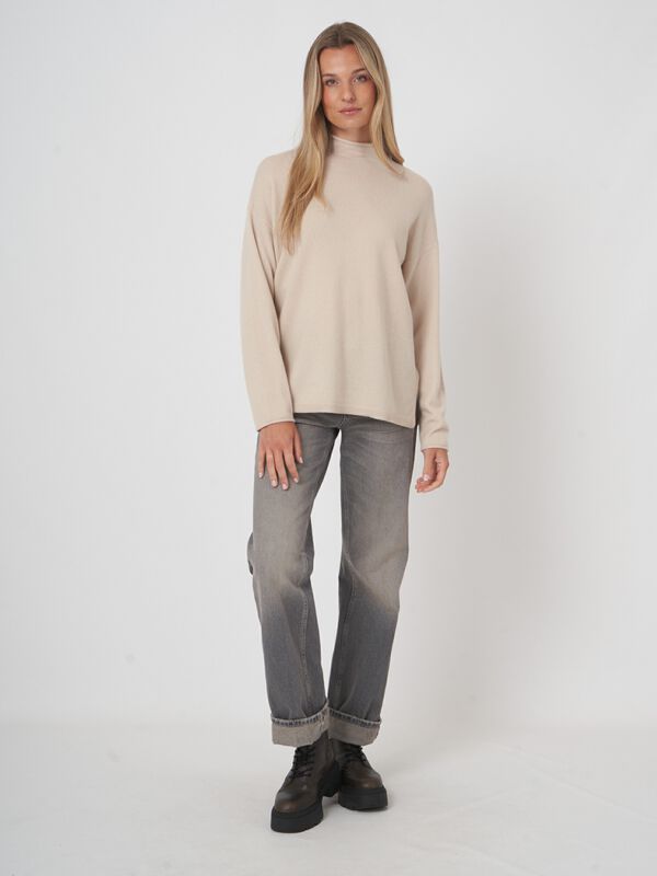 Pull à col montant en cachemire image number 4