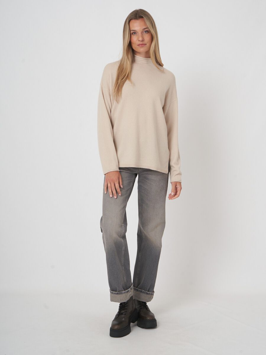 Organische kasjmier pullover met opstaande kraag image number 4