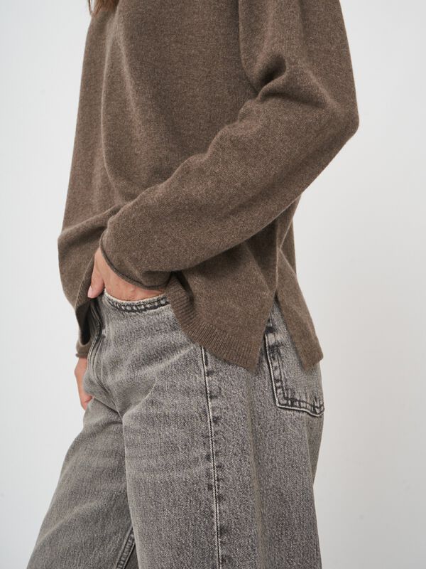 Organic cashmere pullover with stand collar image number 3