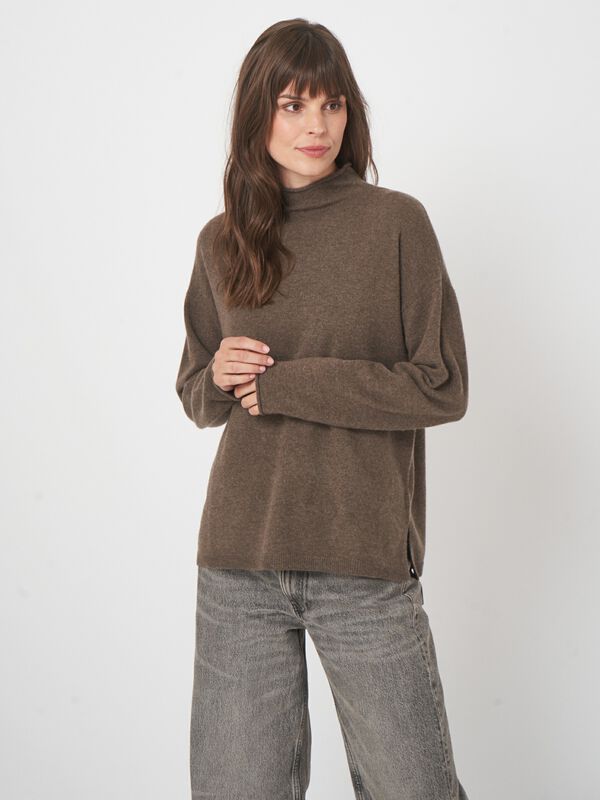 Organic cashmere pullover with stand collar image number 4