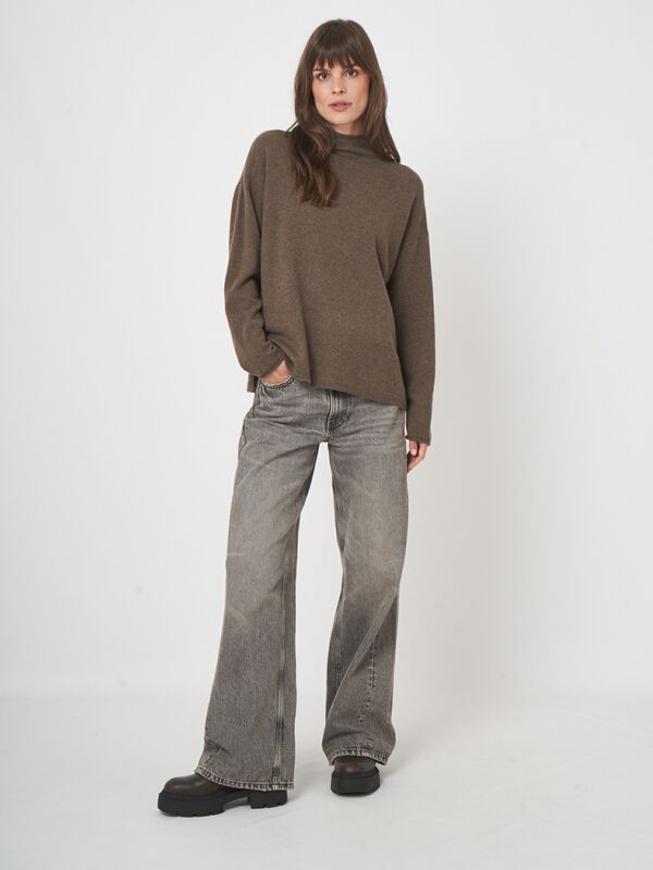 Organic cashmere pullover with stand collar image number 6