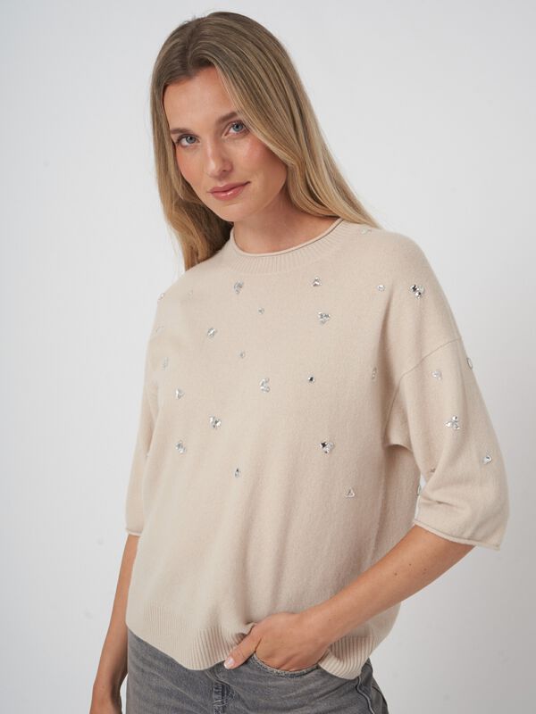 Kastiger Bio-Kaschmirpullover mit Strass-Design image number 1