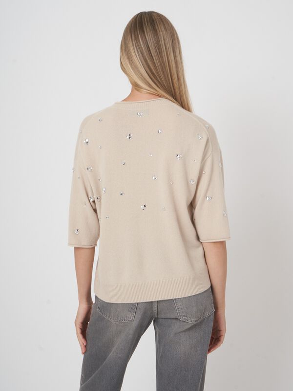 Kastiger Bio-Kaschmirpullover mit Strass-Design image number 4