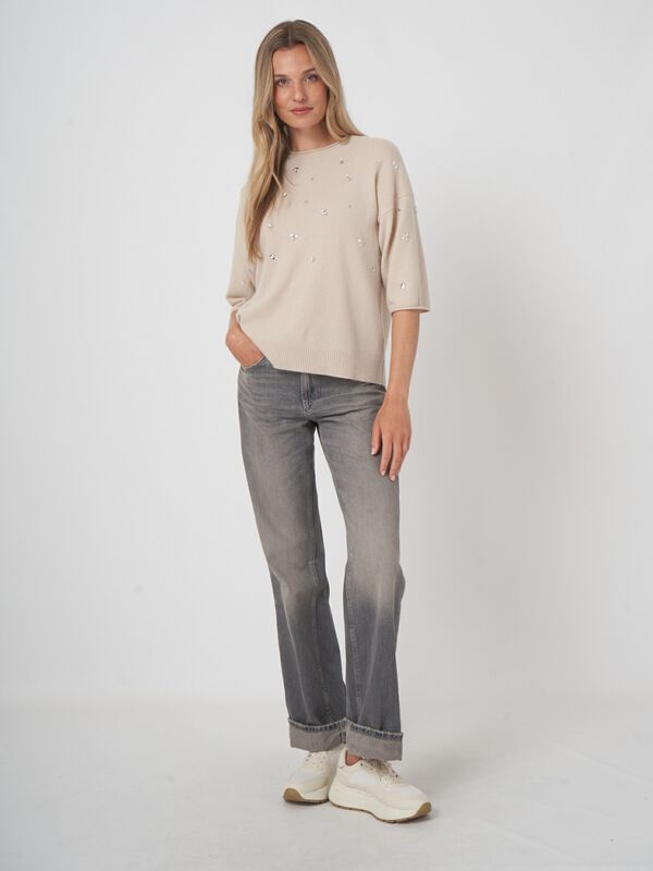 Kastiger Bio-Kaschmirpullover mit Strass-Design image number 5